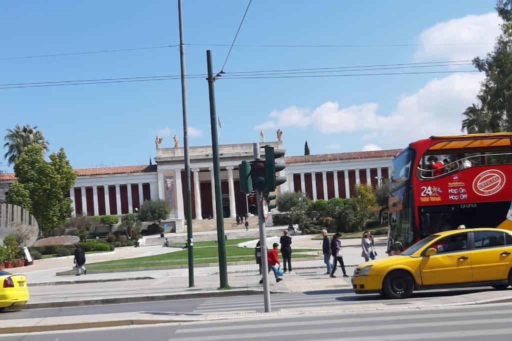 Comfortable Apt, Next To Archeological Museum! Athen Eksteriør billede